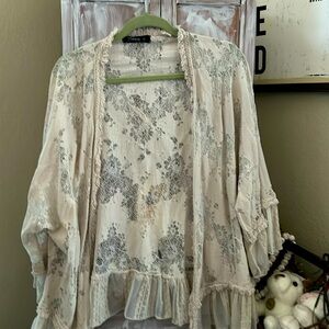 Beautiful lace boho kimono